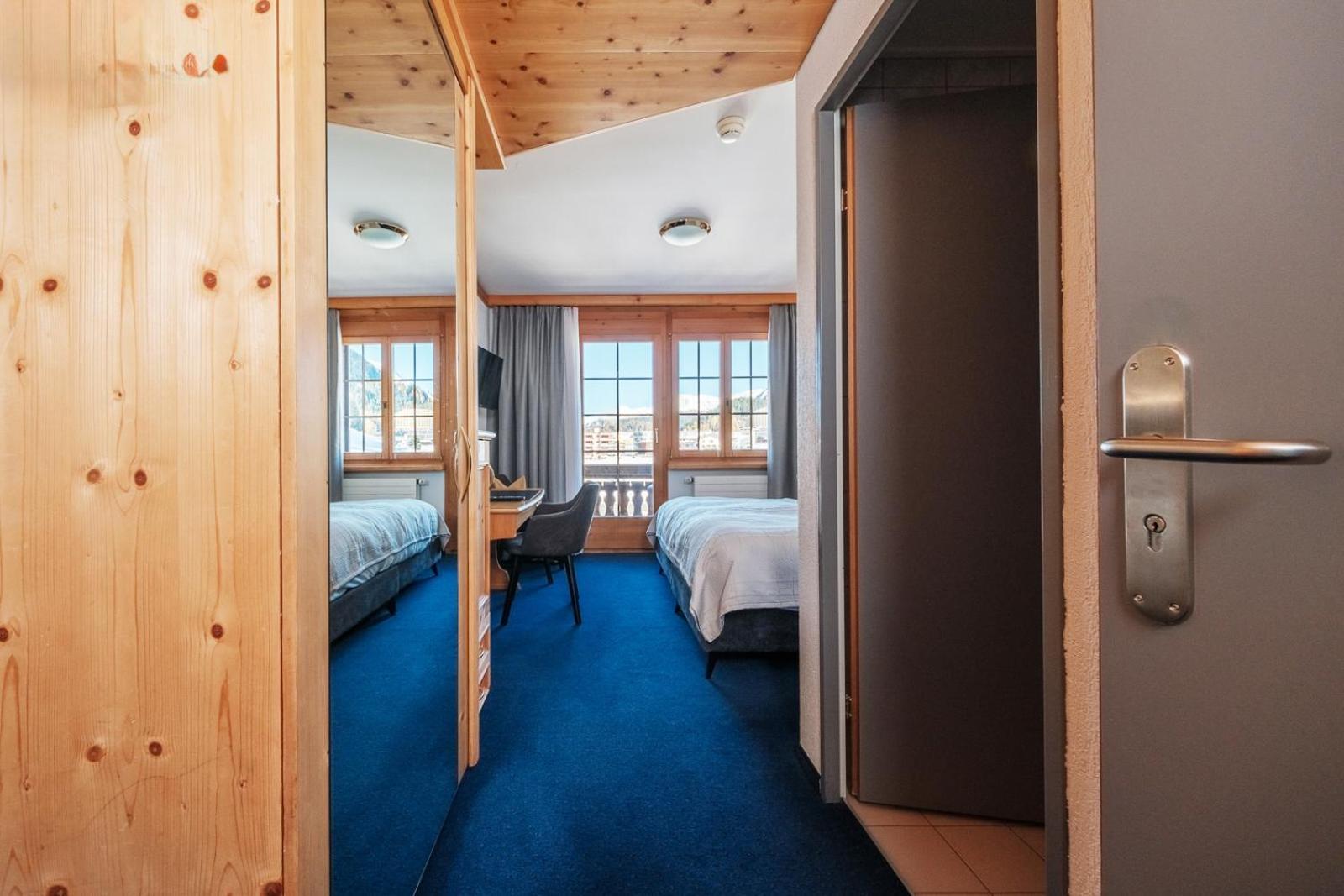 Hotel Buenda Davos Bagian luar foto