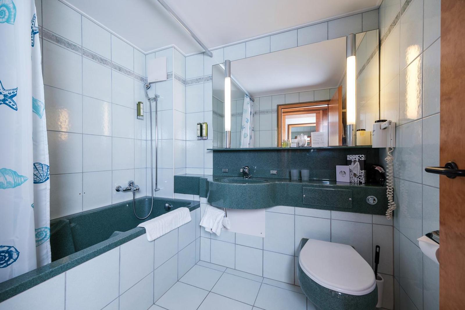 Hotel Buenda Davos Bagian luar foto