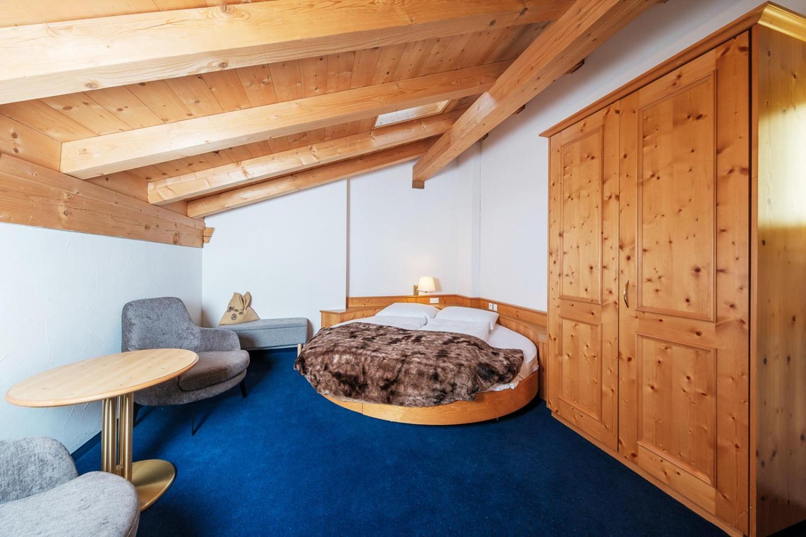 Hotel Buenda Davos Bagian luar foto