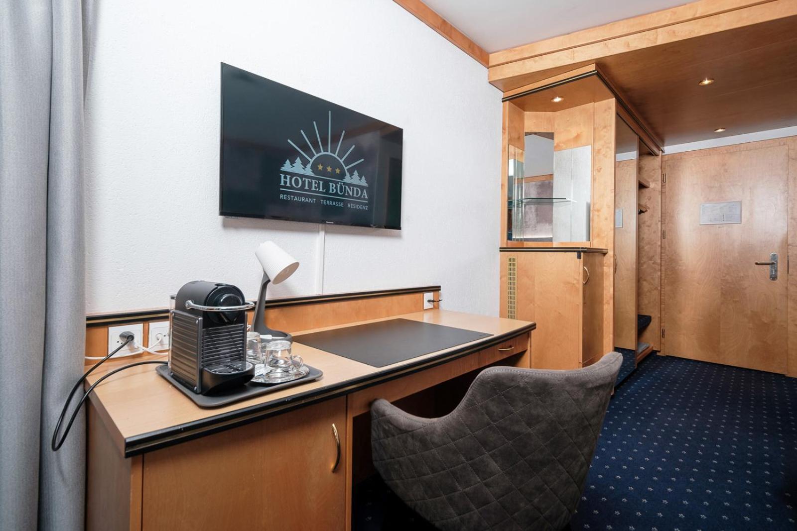 Hotel Buenda Davos Bagian luar foto