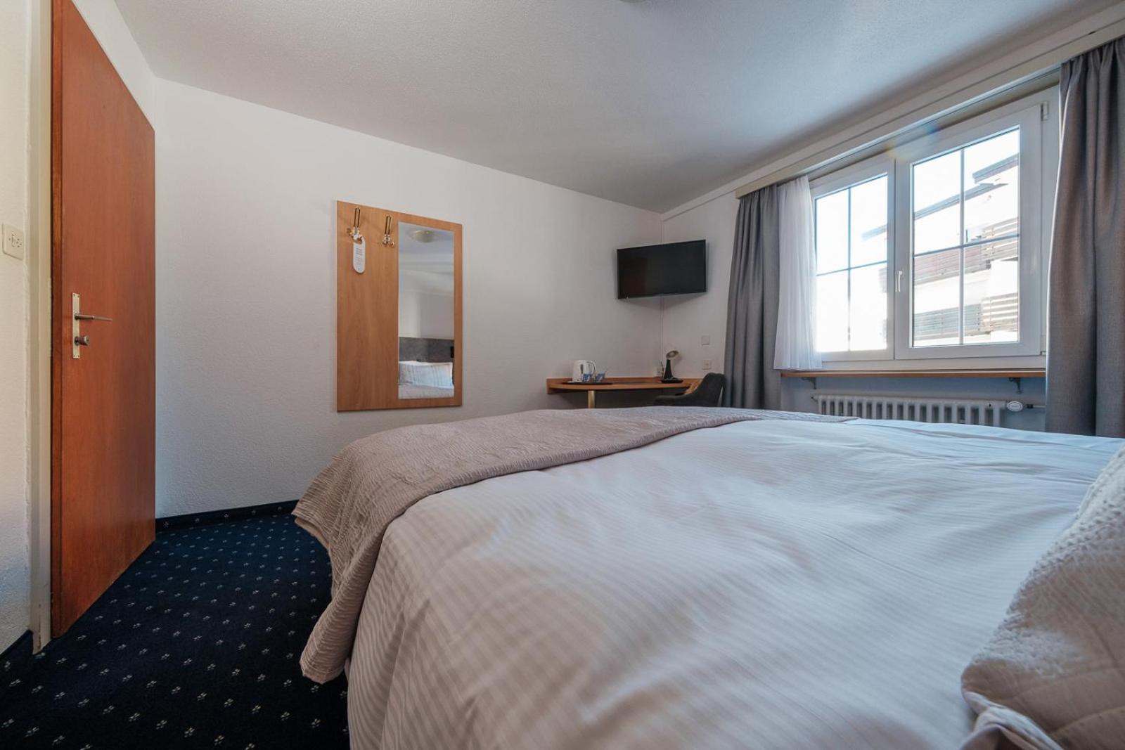 Hotel Buenda Davos Bagian luar foto