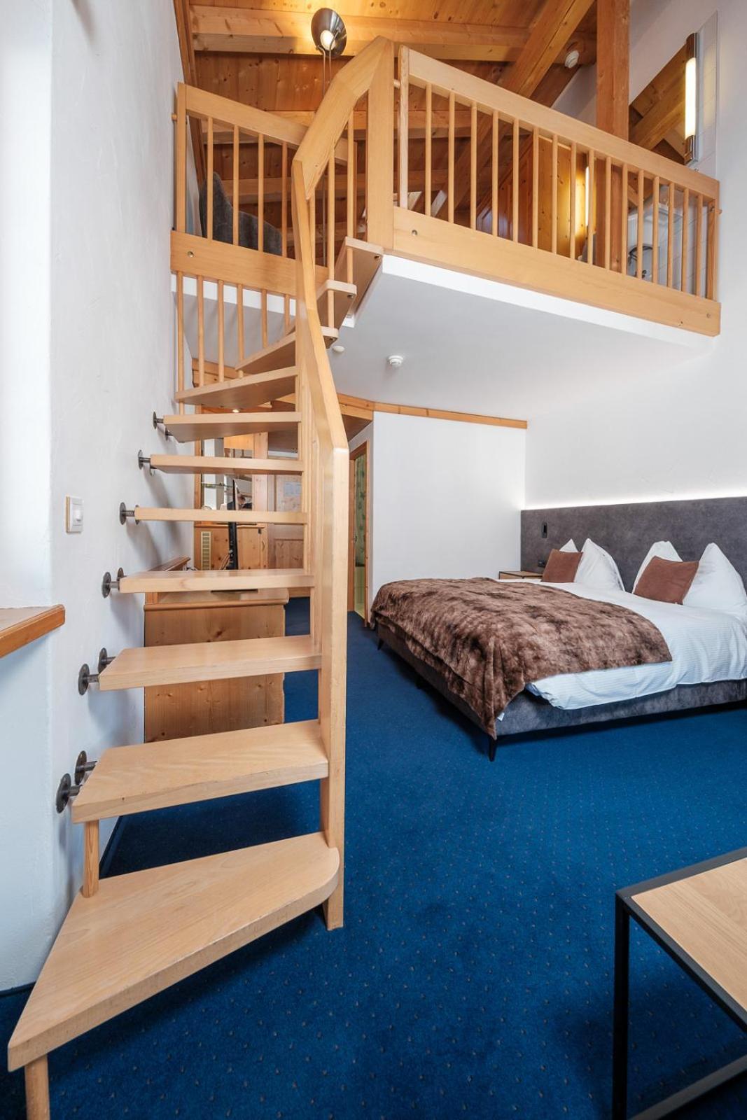 Hotel Buenda Davos Bagian luar foto