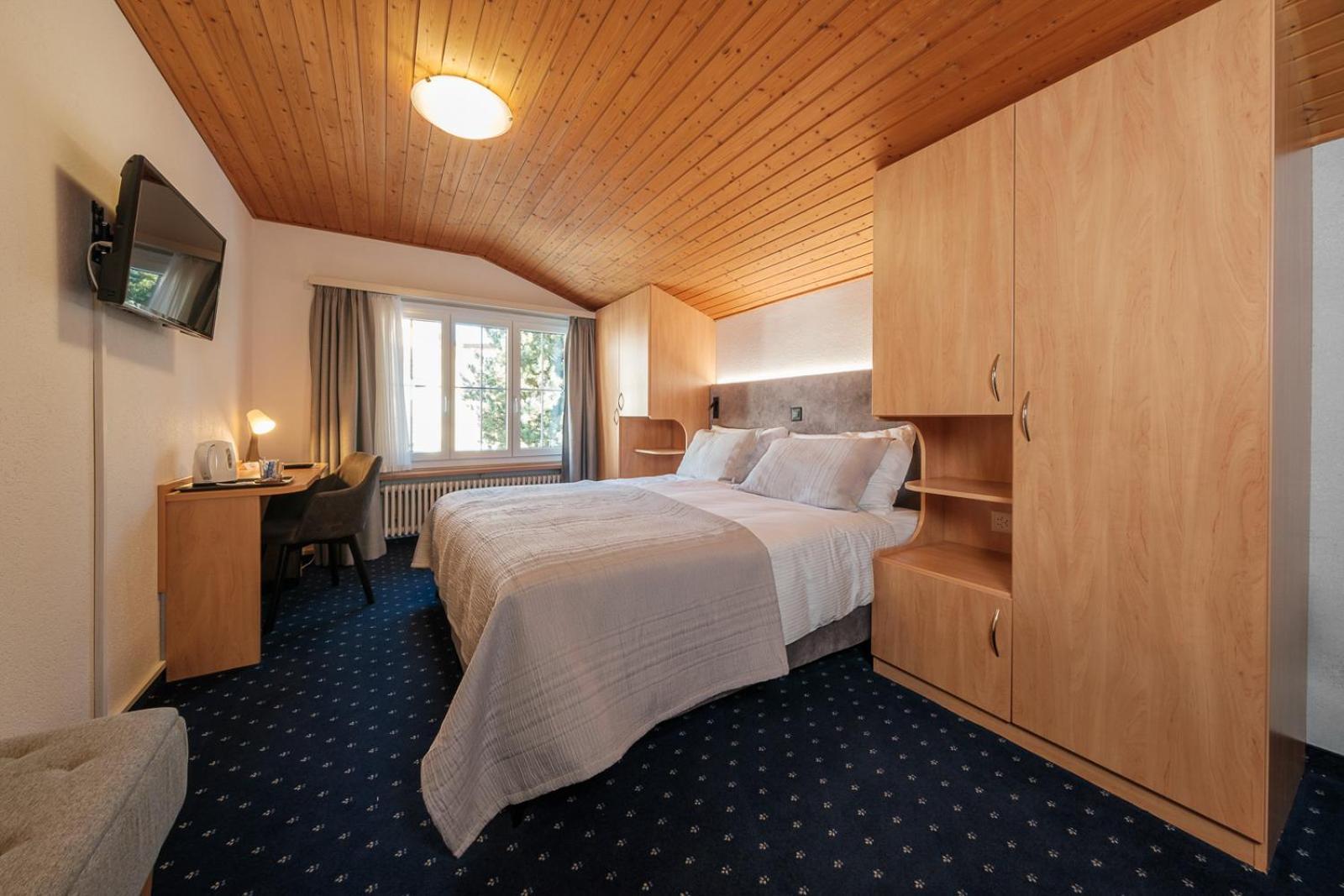 Hotel Buenda Davos Bagian luar foto