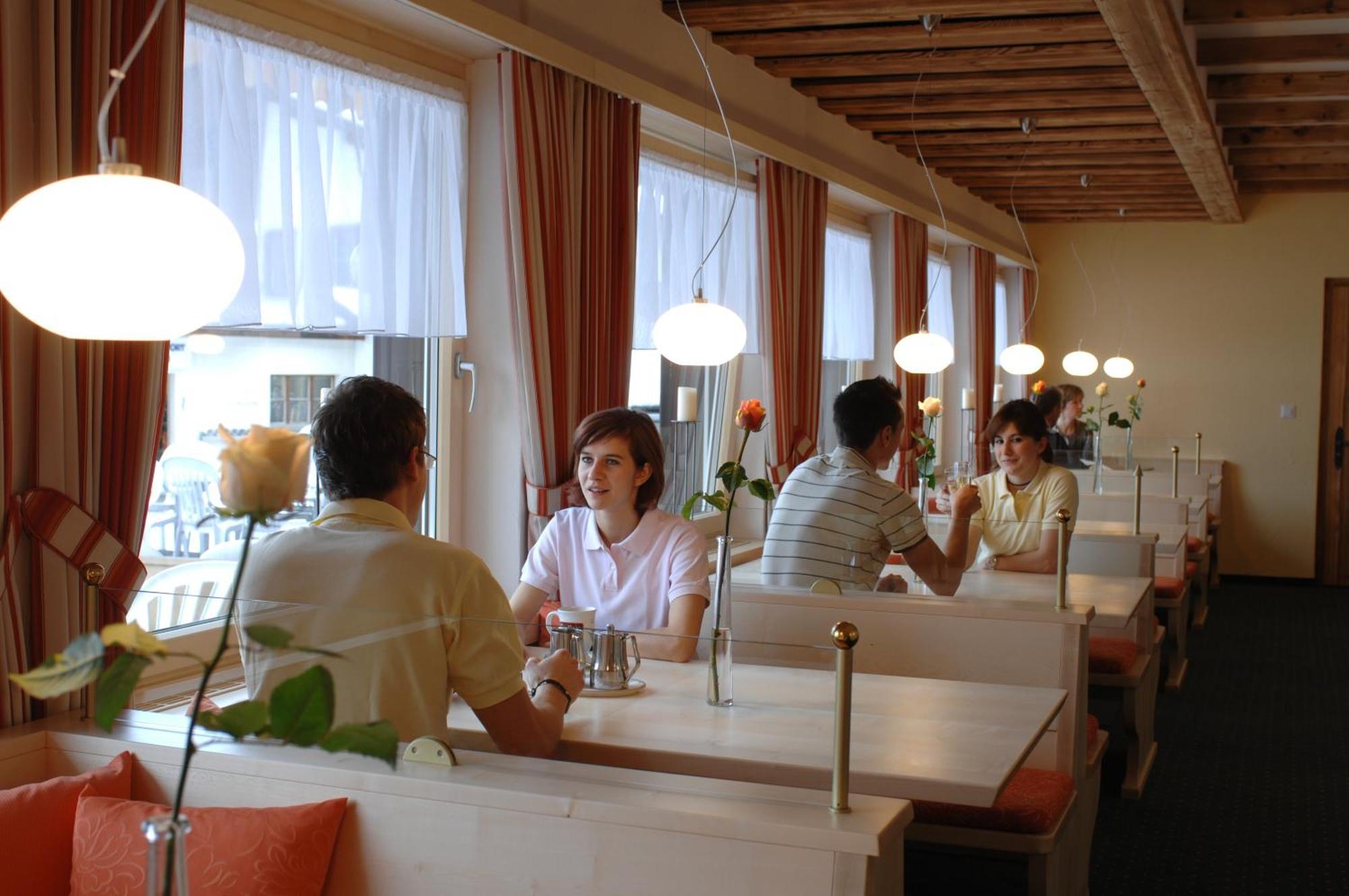 Hotel Buenda Davos Bagian luar foto