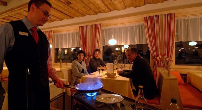 Hotel Buenda Davos Bagian luar foto